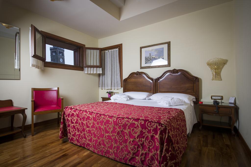 Hotel Spessotto ポルトグルアーロ エクステリア 写真
