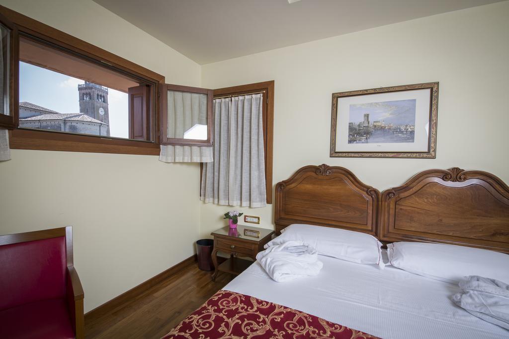 Hotel Spessotto ポルトグルアーロ エクステリア 写真