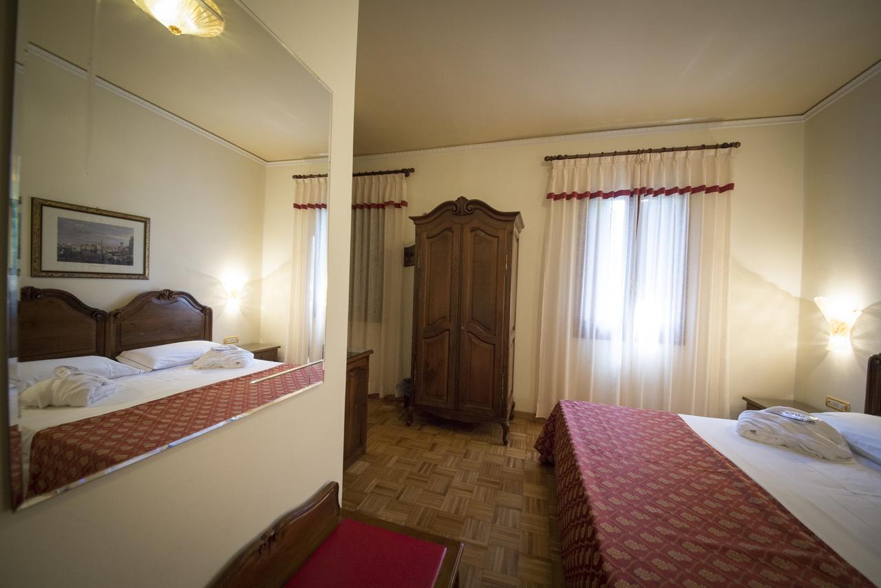 Hotel Spessotto ポルトグルアーロ エクステリア 写真