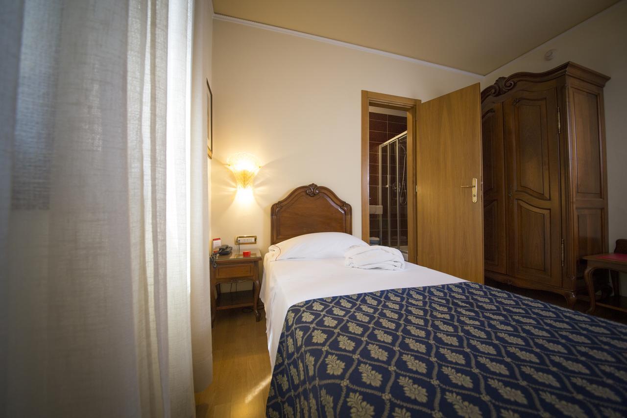 Hotel Spessotto ポルトグルアーロ エクステリア 写真