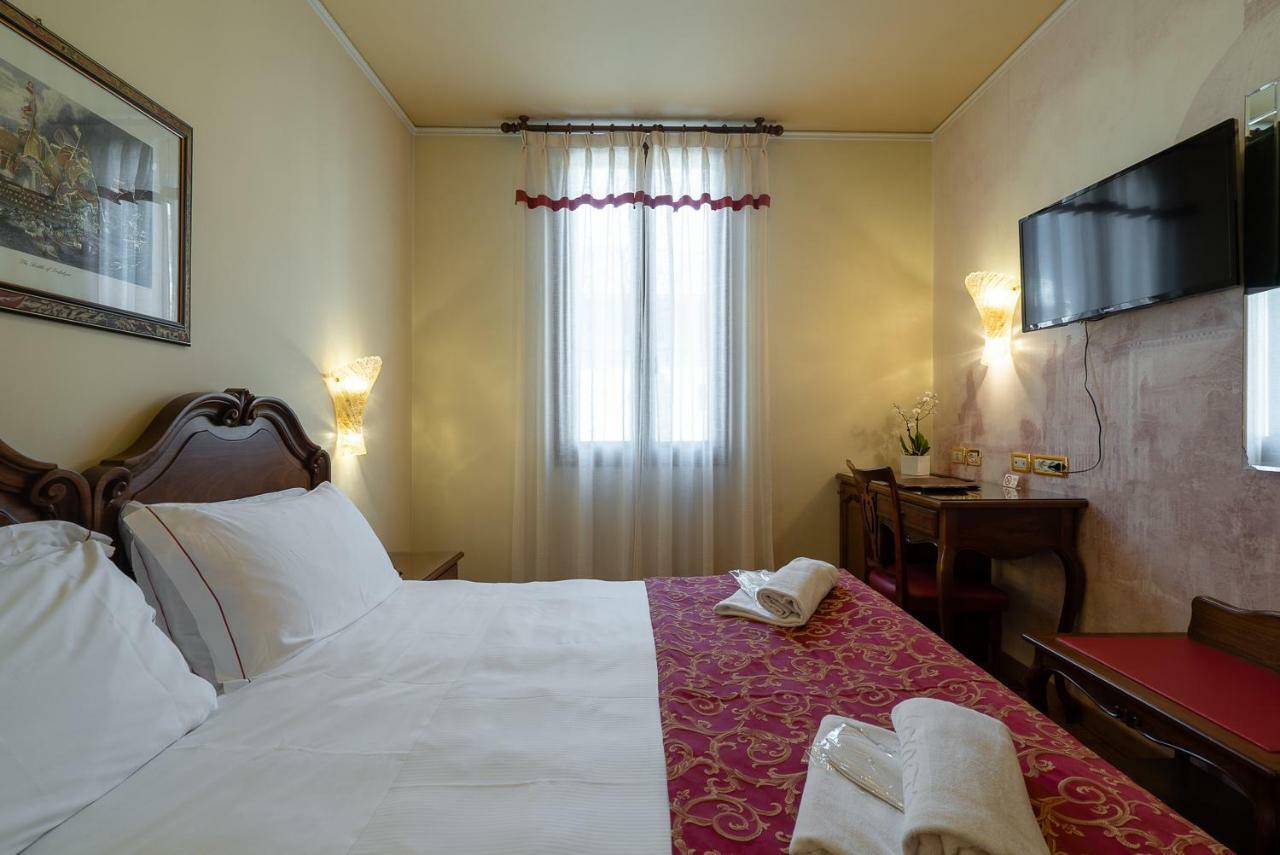 Hotel Spessotto ポルトグルアーロ エクステリア 写真