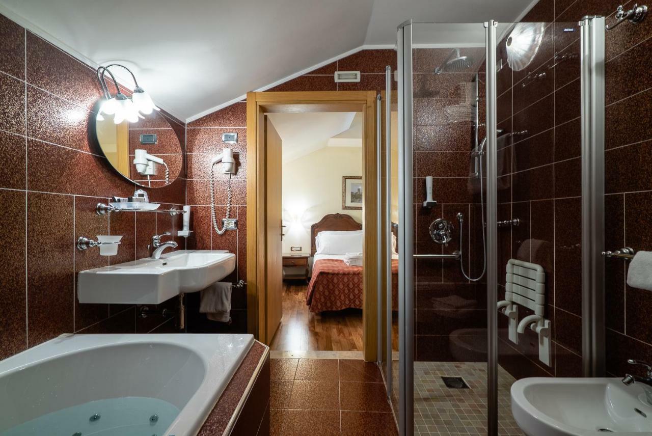 Hotel Spessotto ポルトグルアーロ エクステリア 写真