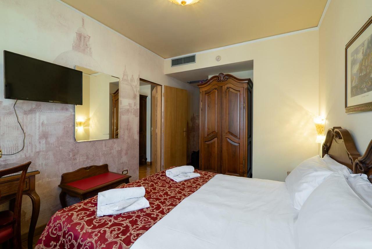 Hotel Spessotto ポルトグルアーロ エクステリア 写真