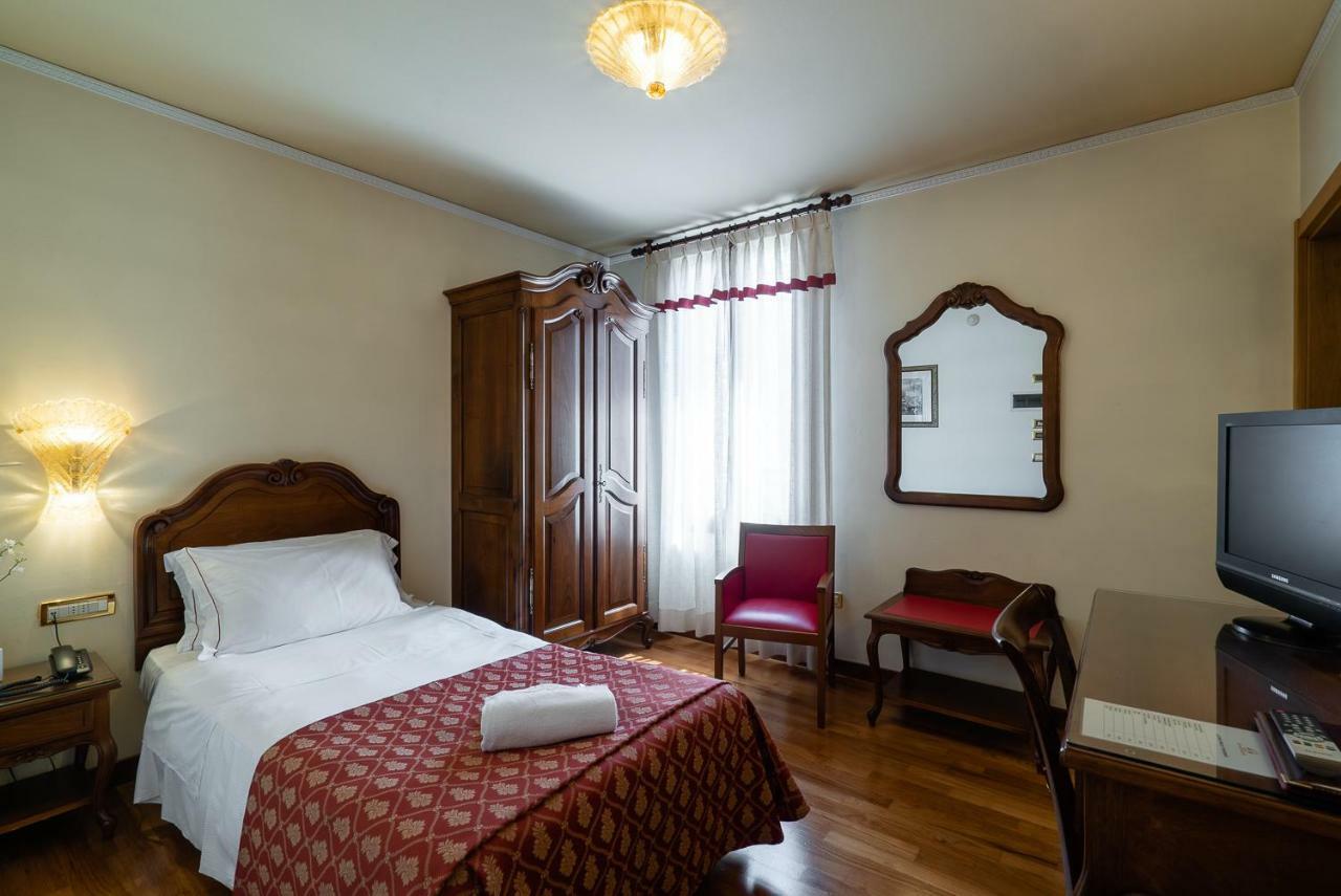 Hotel Spessotto ポルトグルアーロ エクステリア 写真