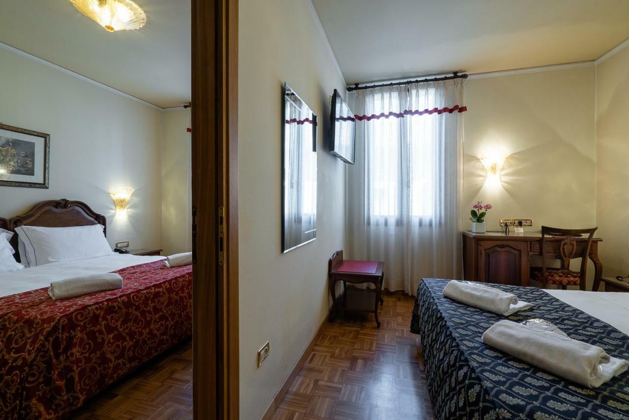 Hotel Spessotto ポルトグルアーロ エクステリア 写真