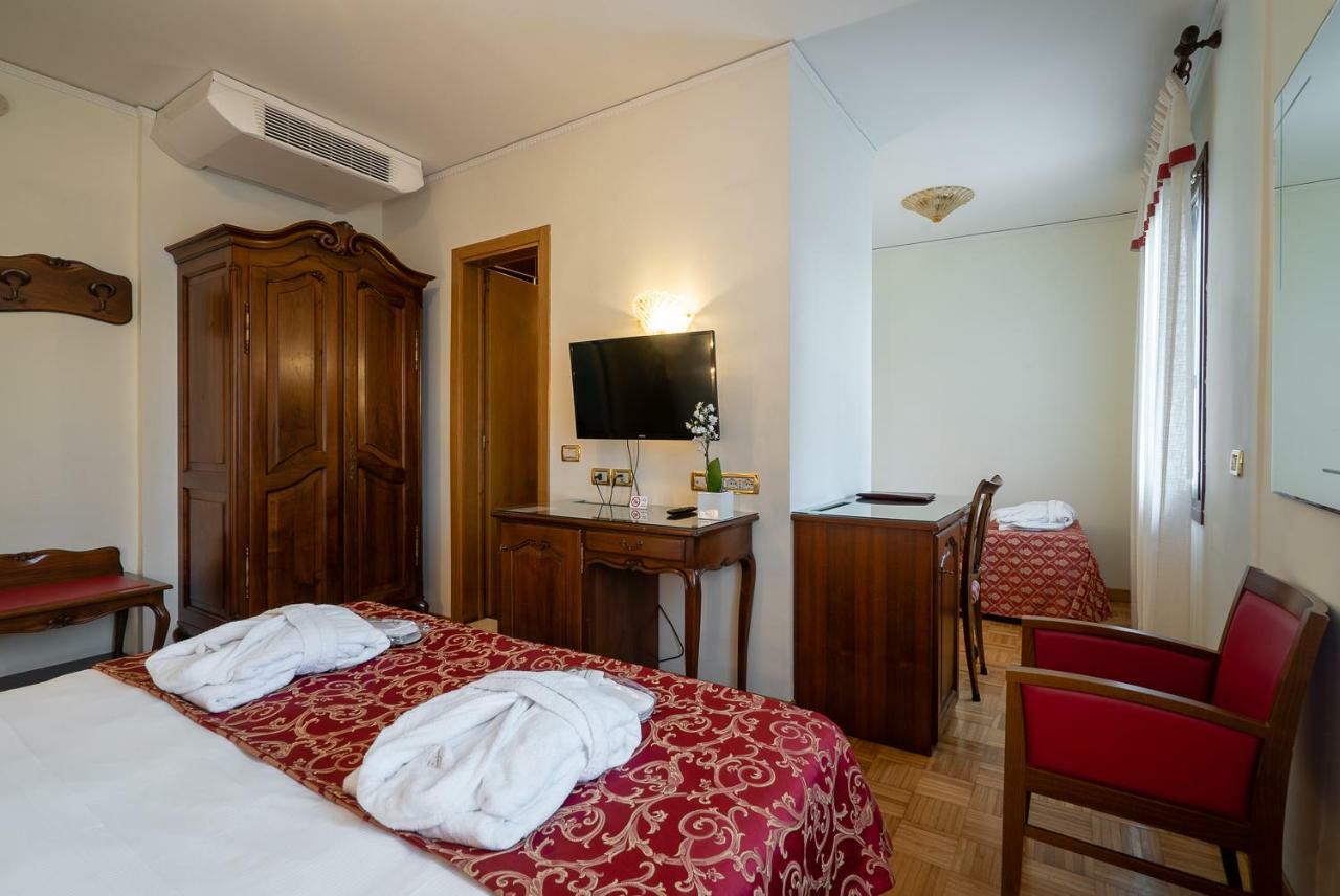 Hotel Spessotto ポルトグルアーロ エクステリア 写真